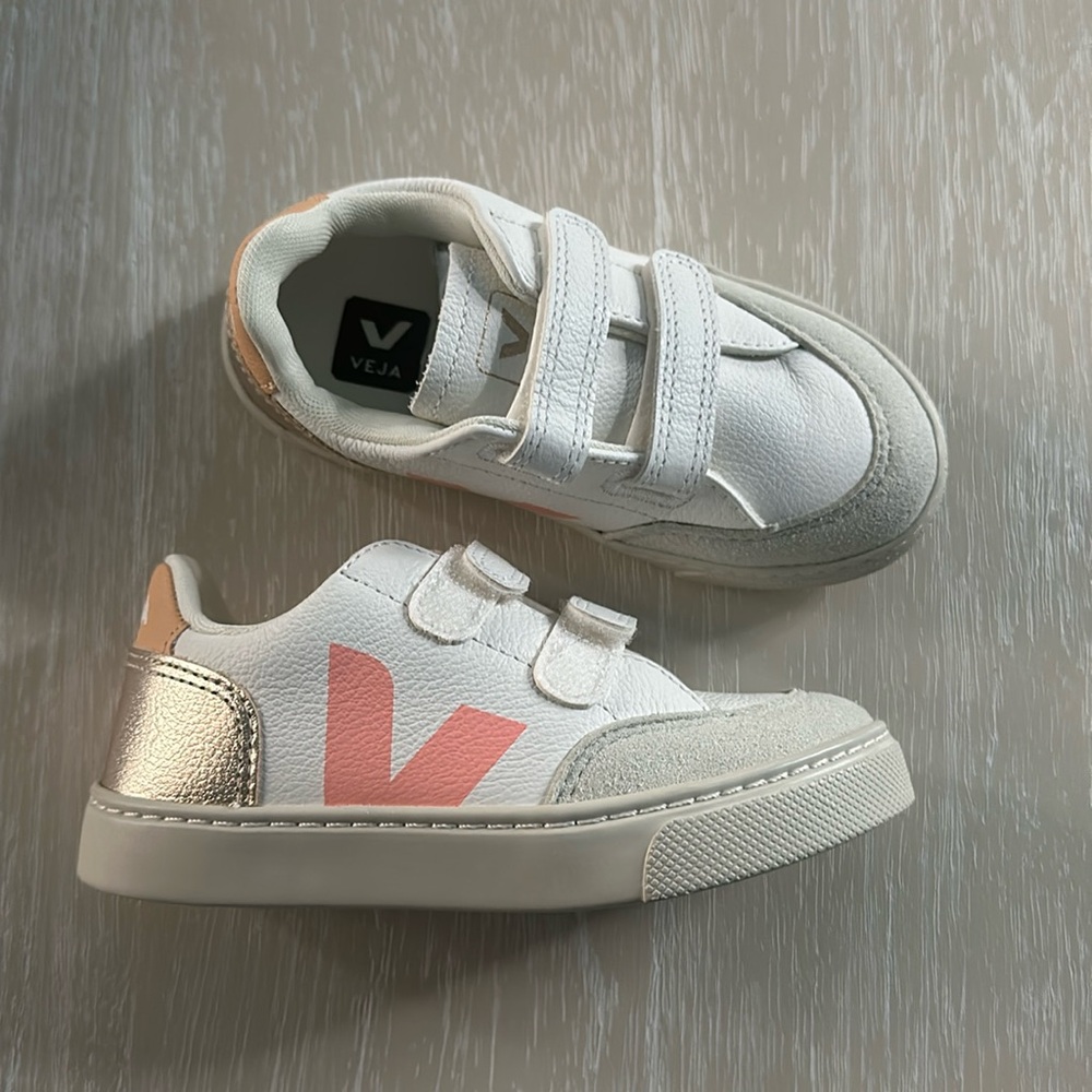 Toddler VEJA sneakers. NEW in box. NWT